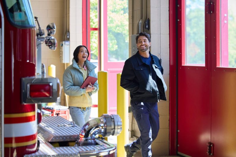 Photos: THE HOLIDAY SPARK Trailer Released for Roku Original Film — photo 2 of 4