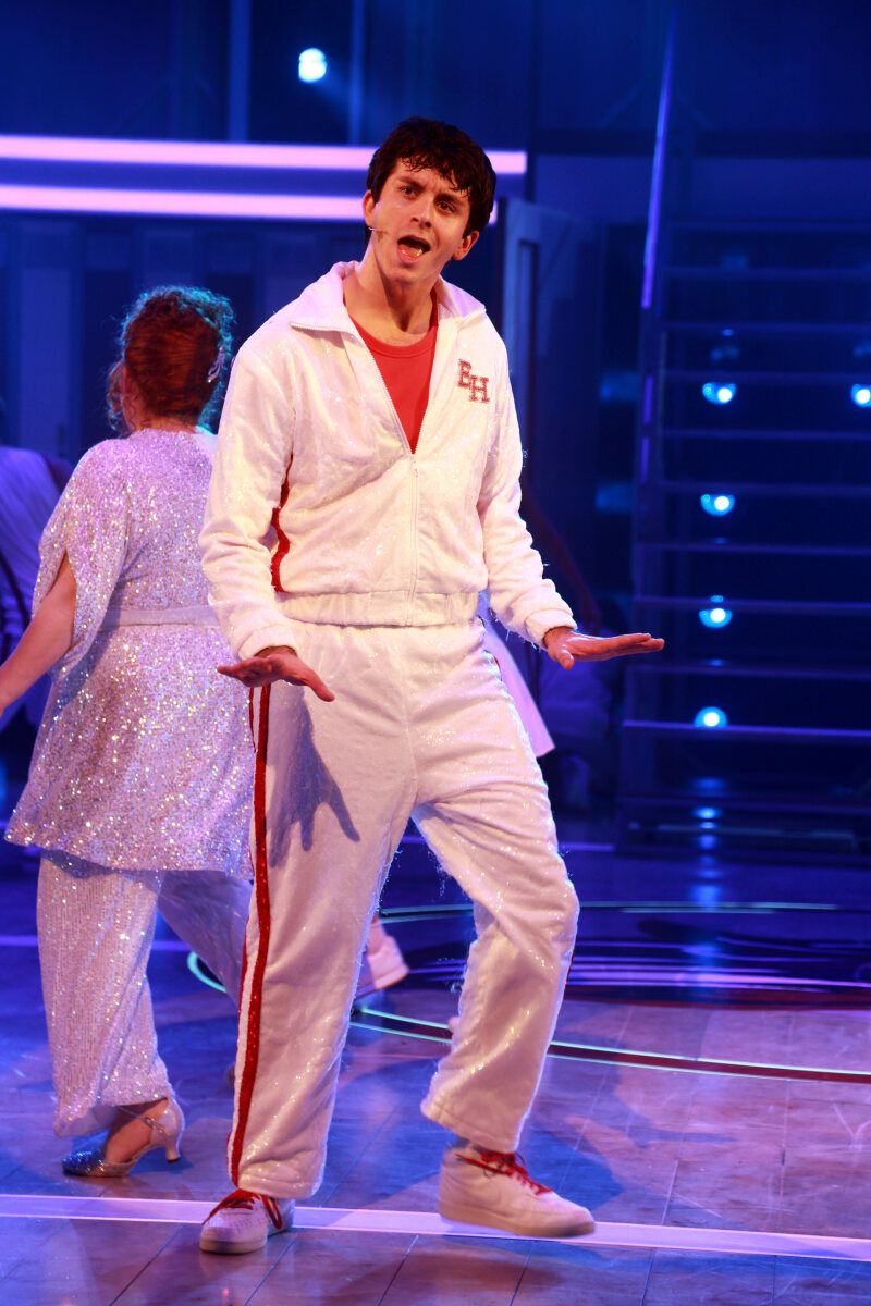 Photos: HIGH SCHOOL MUSICAL Cast Performs Megamix at First Performance at Troubadour Wembley Park Theatre — photo 19 of 24