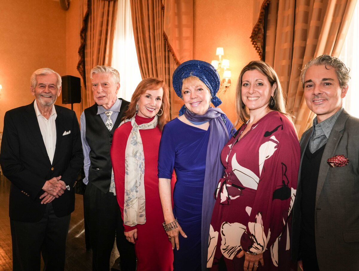 Review: Entertaining 'Voting' at the Dutch Treat Club Image