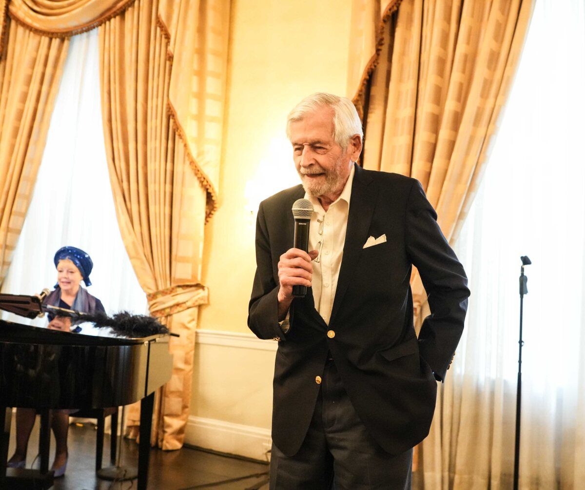 Review: Entertaining 'Voting' at the Dutch Treat Club Image
