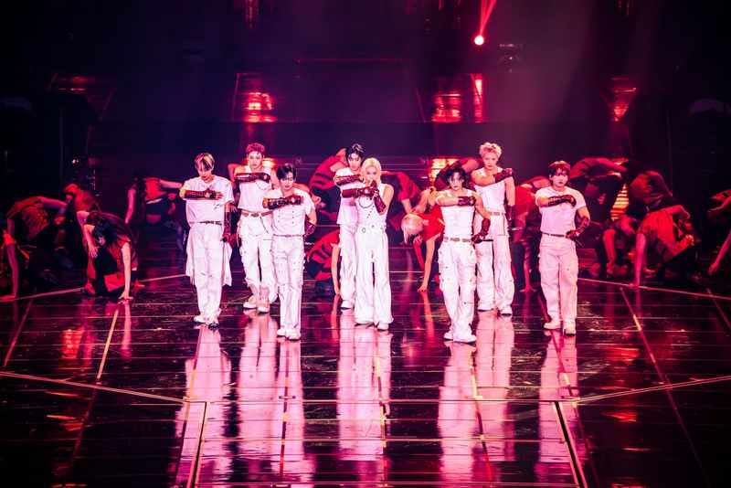 Photos: STRAY KIDS WORLD TOUR 'RUN IT' LIVE VIEWING to Air November 7 — photo 6 of 9