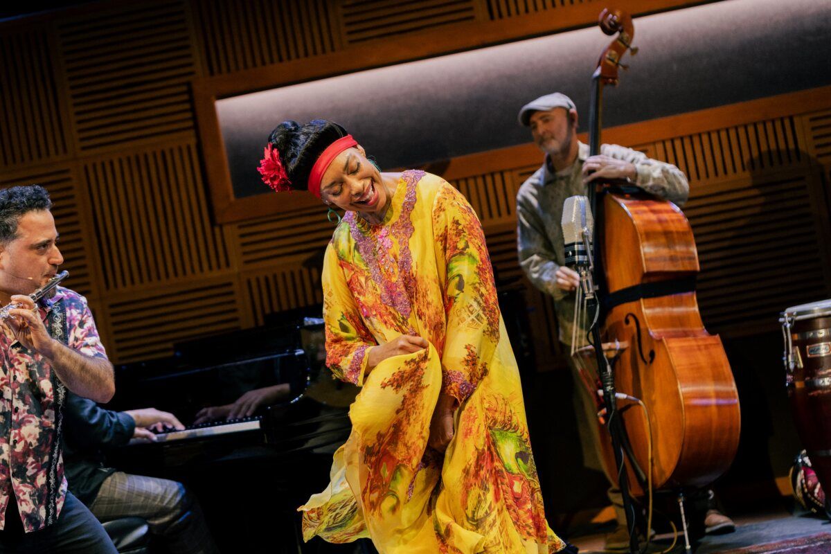 Photos & Video: Gina Torres Takes First Bow in BUENA VISTA SOCIAL CLUB on Broadway — photo 4 of 4