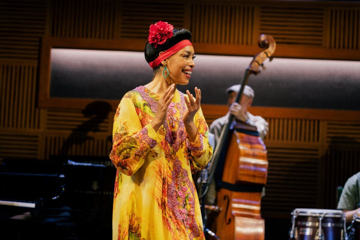 Photos & Video: Gina Torres Takes First Bow in BUENA VISTA SOCIAL CLUB on Broadway — photo 3 of 4
