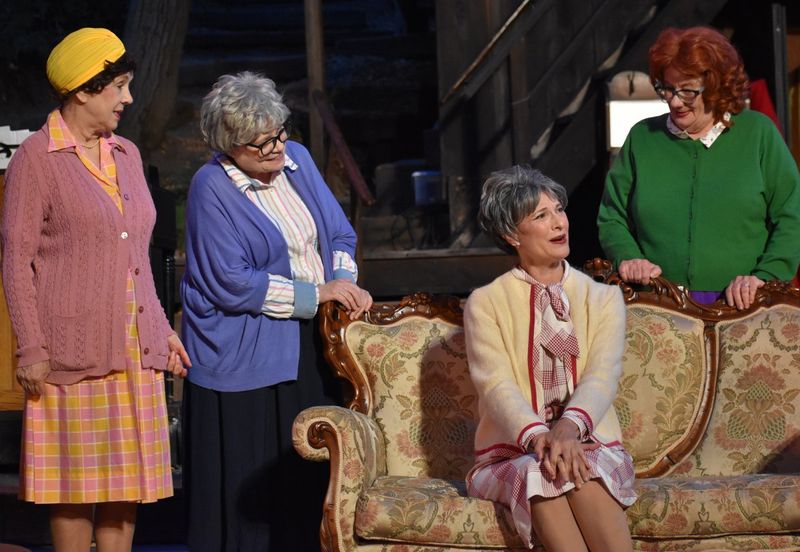 Review: WAITING IN THE WINGS at Theatricum Botanicum Image