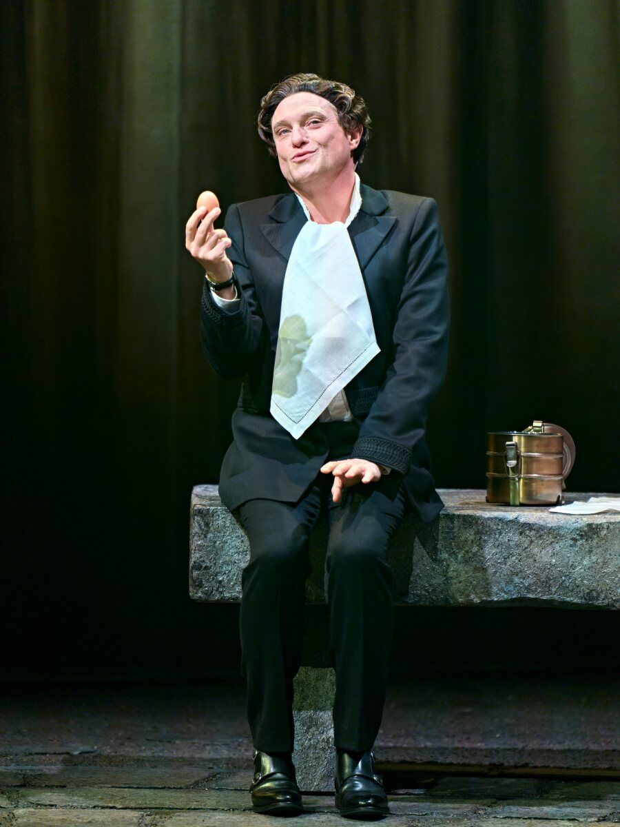 Photos: Mathew Horne and More in TWELFTH NIGHT at the Crucible — photo 6 of 11