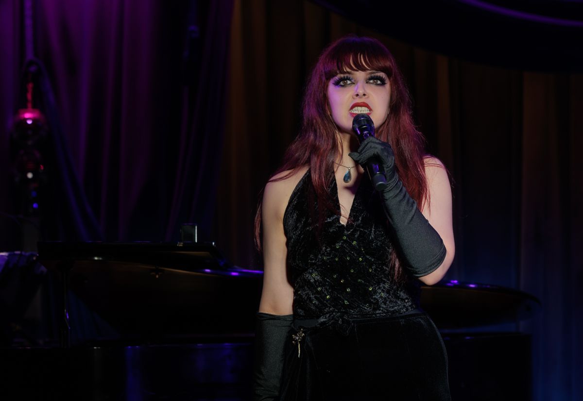 Artemisia LeFay at Photos: Artemisia LeFay Performs IT'S ALL A SWINDLE at The Laurie Beechman Theatre