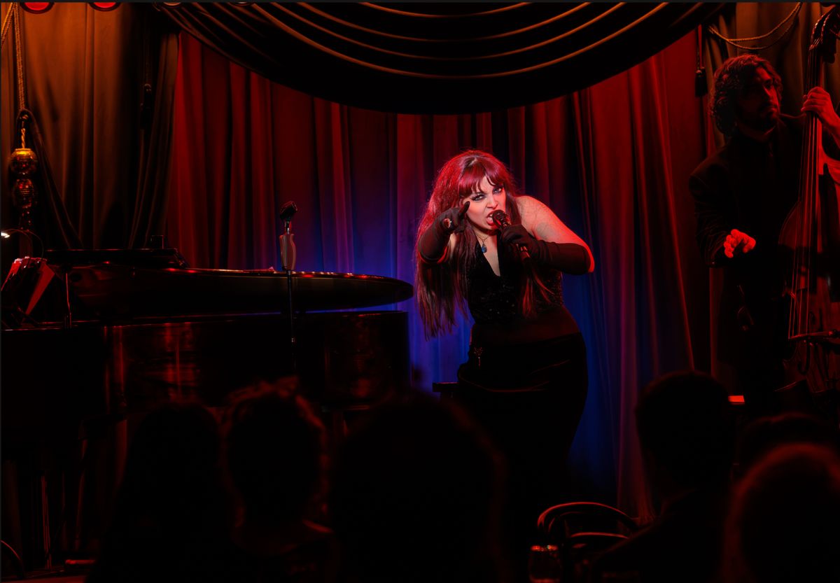 Artemisia LeFay at Photos: Artemisia LeFay Performs IT'S ALL A SWINDLE at The Laurie Beechman Theatre