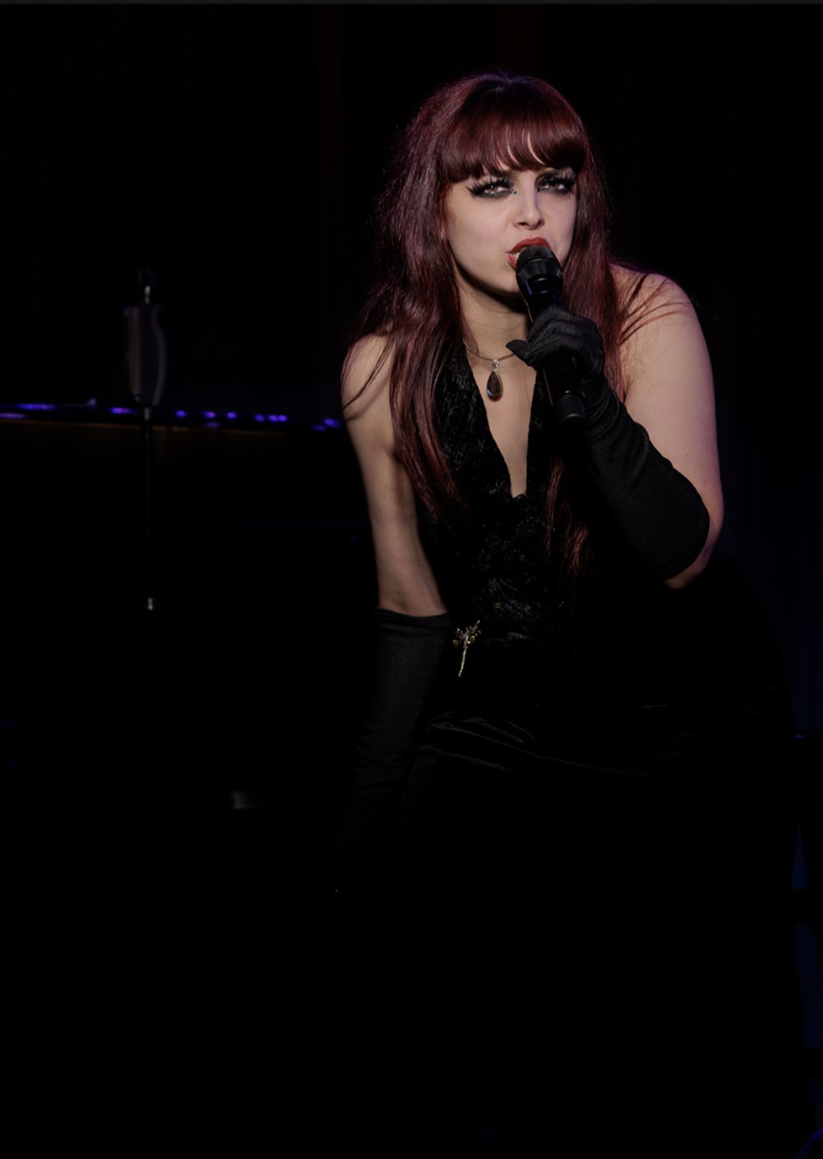 Artemisia LeFay at Photos: Artemisia LeFay Performs IT'S ALL A SWINDLE at The Laurie Beechman Theatre