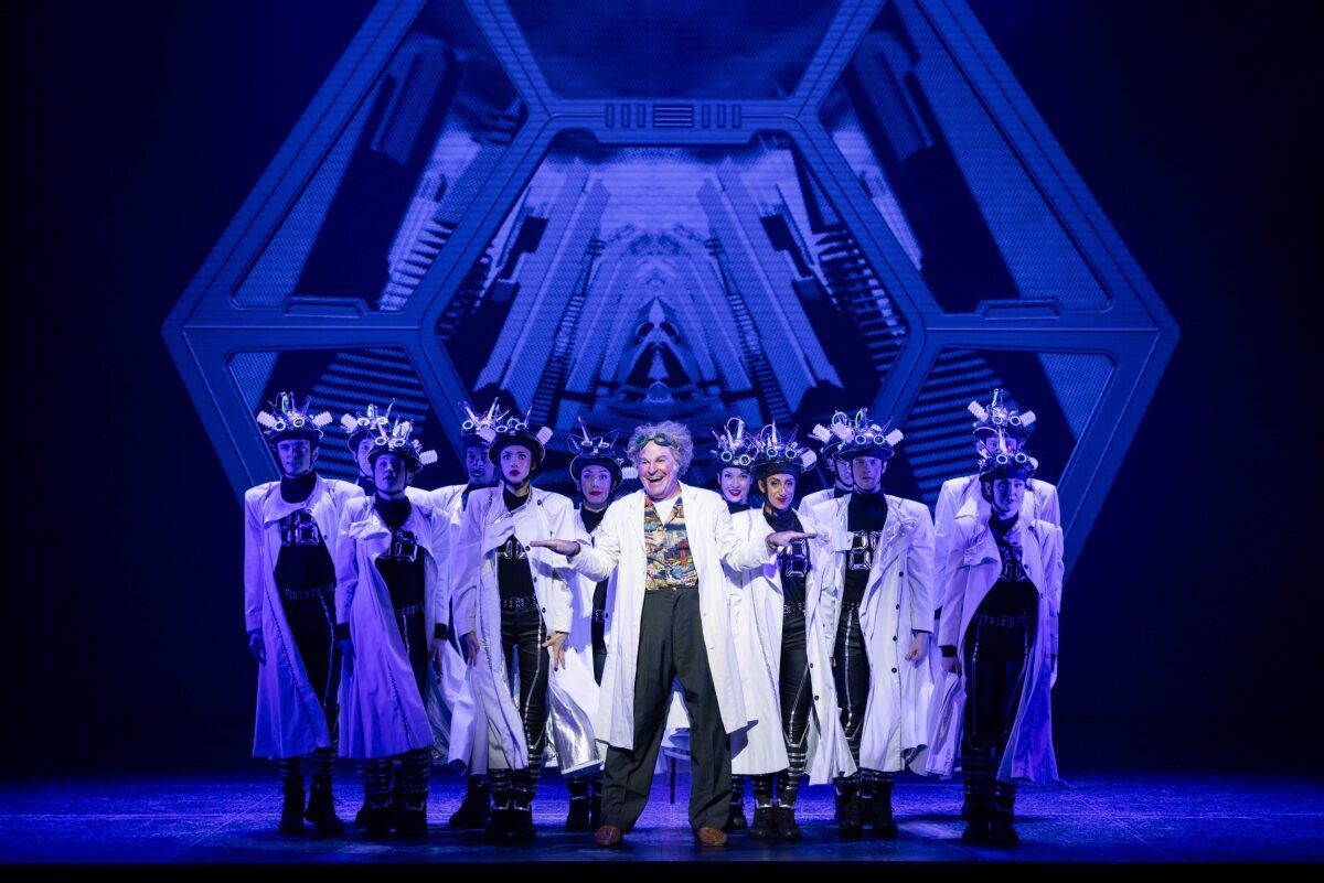 Photos: Roger Bart and More in BACK TO THE FUTURE THE MUSICAL UK Tour — photo 8 of 18