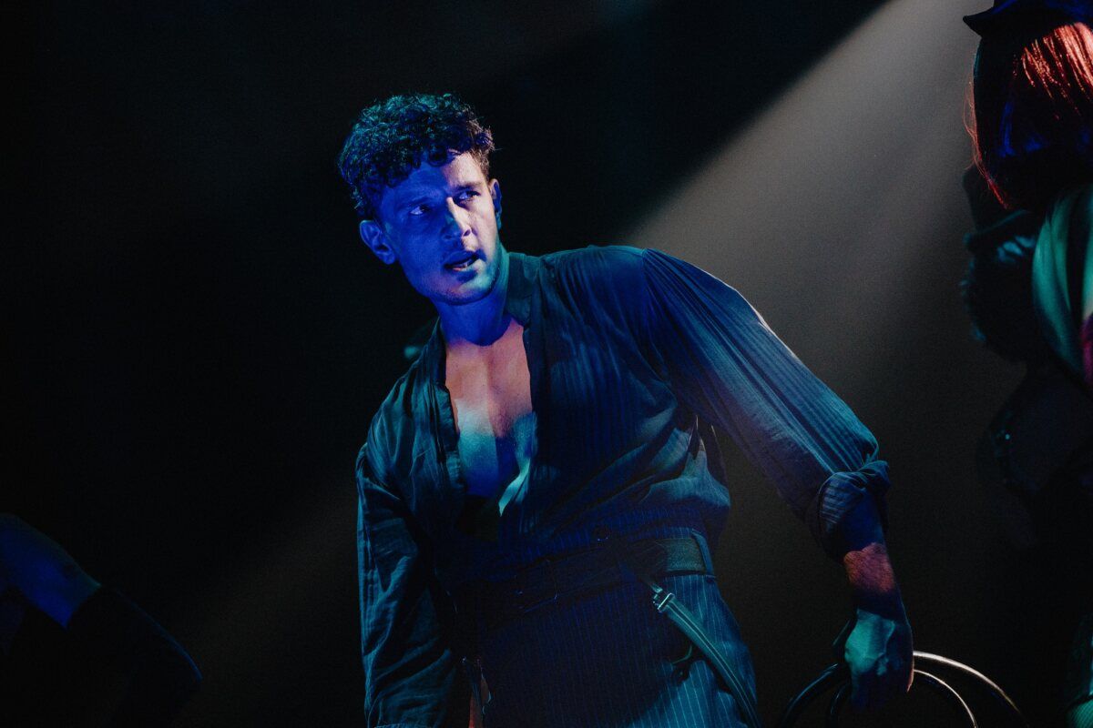 Photos & Video: First Look at MEMOIRS OF AMOROUS GENTLEMEN — photo 10 of 17