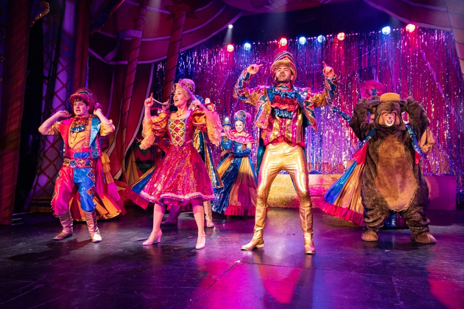 Photos: GOLDILOCKS AND THE THREE BEARS to Run Oct 24–Nov 1 at St Helens Theatre Royal — photo 4 of 4
