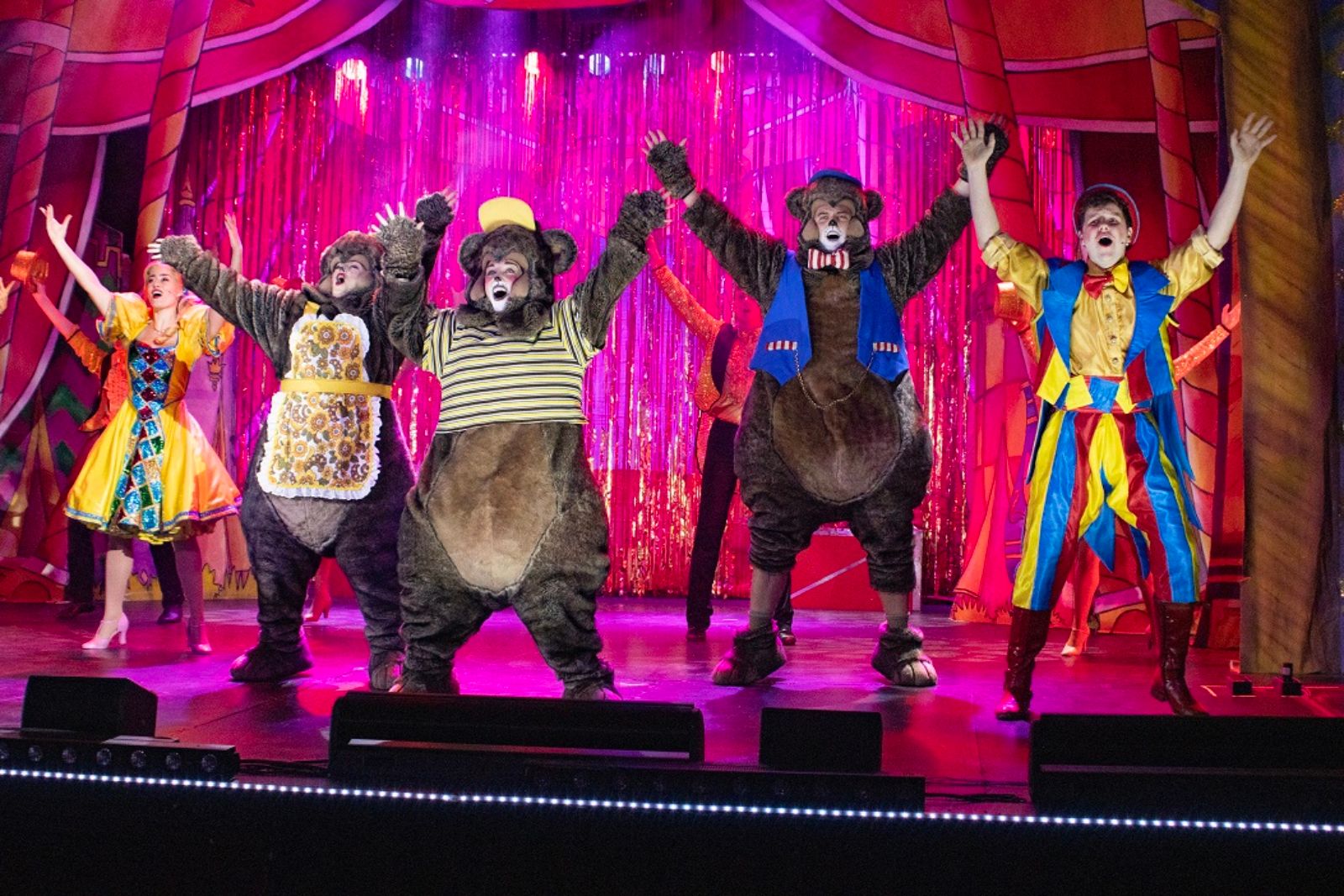 Photos: GOLDILOCKS AND THE THREE BEARS to Run Oct 24–Nov 1 at St Helens Theatre Royal — photo 3 of 4