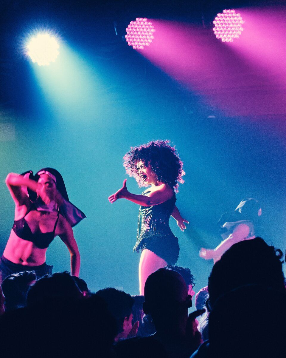Photos: I PUT A SPELL ON YOU: A SANDERSON SISTER ACT Raises 5,000 — photo 25 of 30