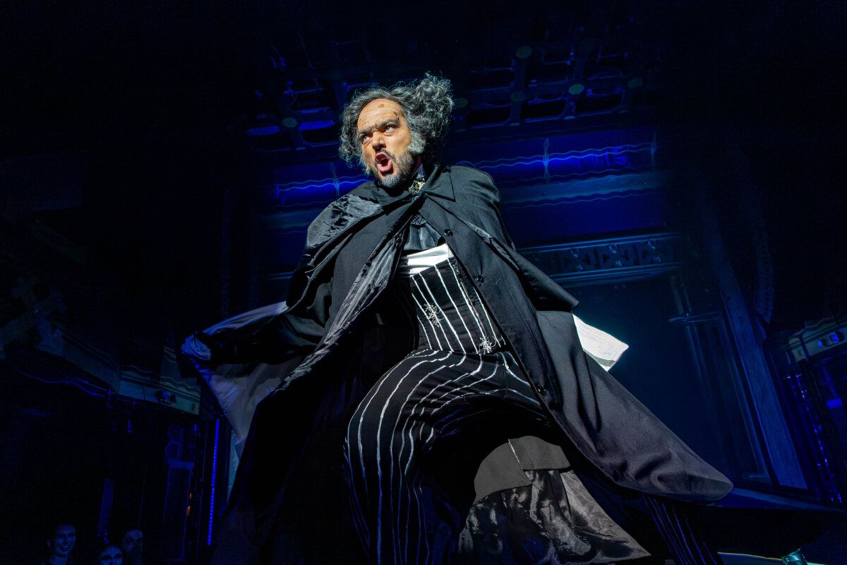 Photos: I PUT A SPELL ON YOU: A SANDERSON SISTER ACT Raises 5,000 — photo 30 of 30