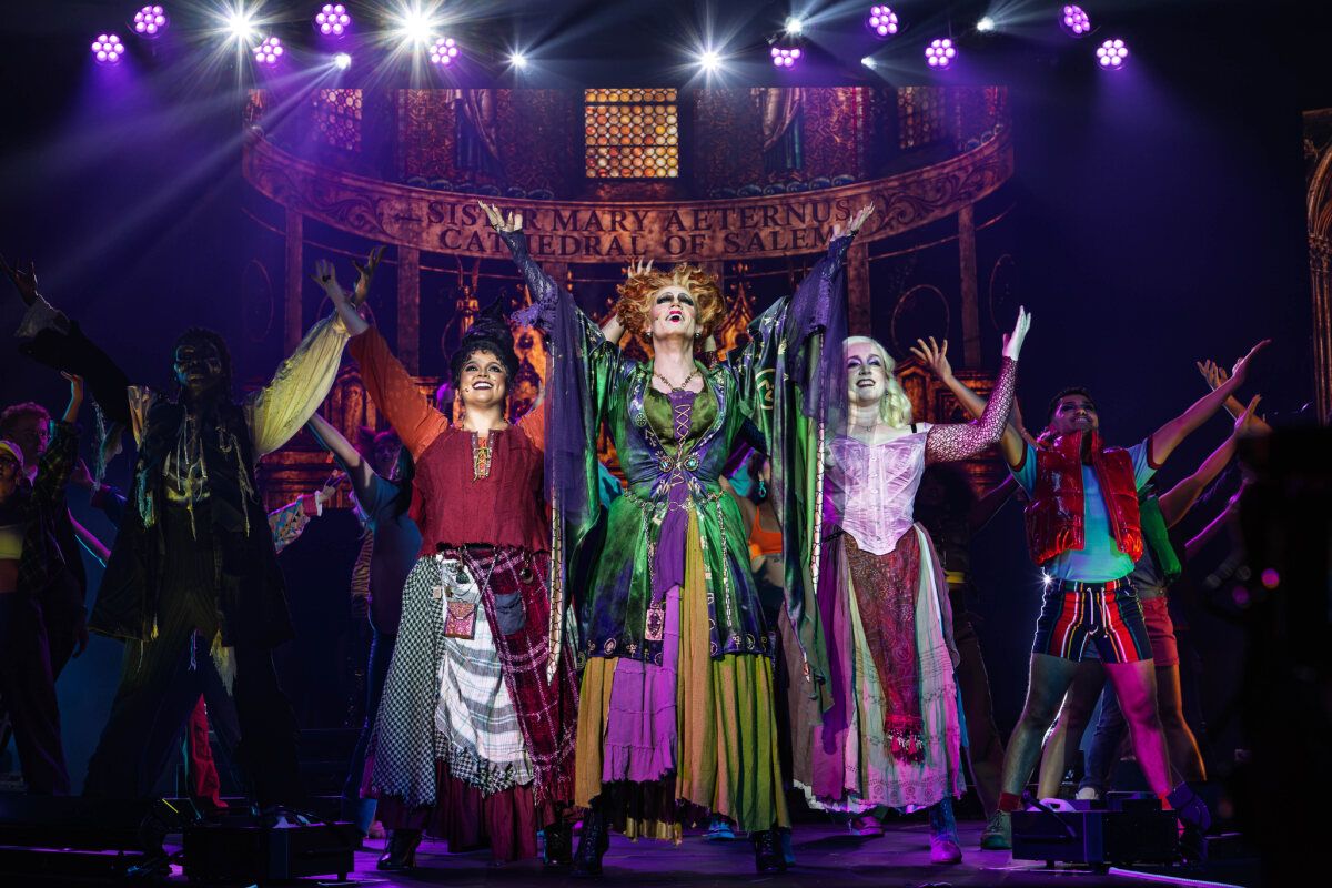 Photos: I PUT A SPELL ON YOU: A SANDERSON SISTER ACT Raises 5,000 — photo 14 of 30