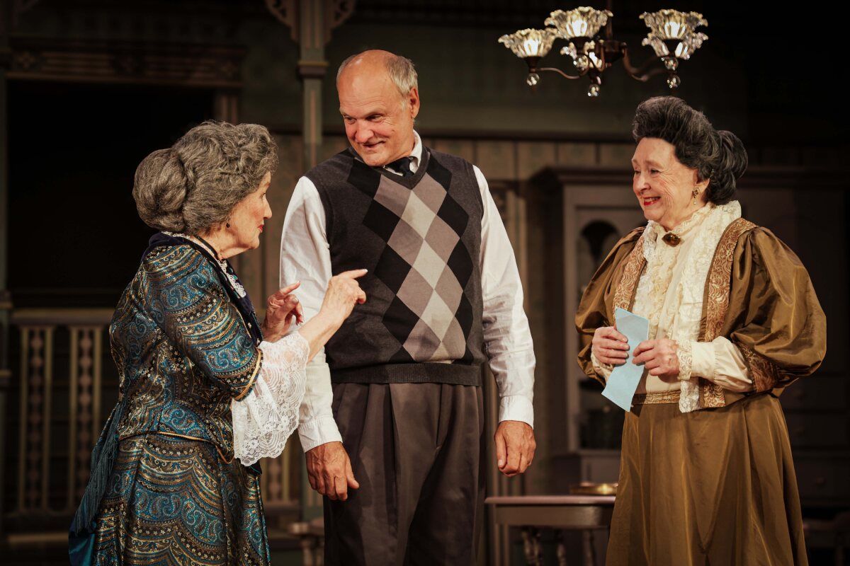 Photos: First Look At ARSENIC AND OLD LACE At Tacoma Little Theater — photo 3 of 15