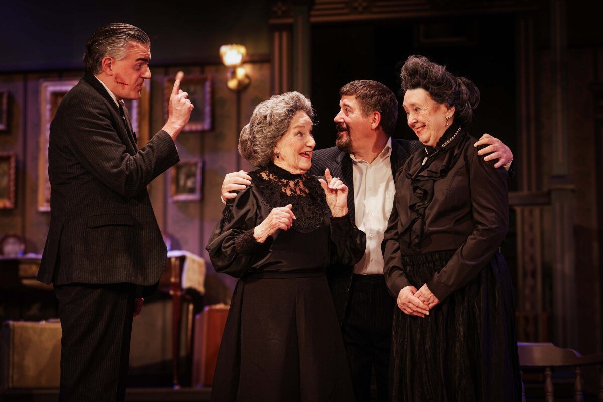 Photos: First Look At ARSENIC AND OLD LACE At Tacoma Little Theater — photo 11 of 15