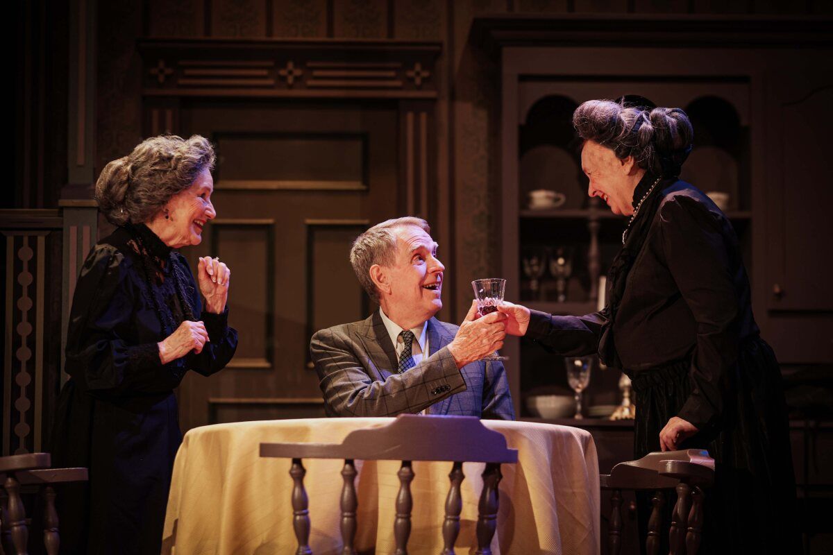 Photos: First Look At ARSENIC AND OLD LACE At Tacoma Little Theater — photo 15 of 15