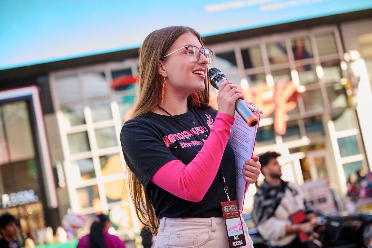 Photos: MENOPAUSE THE MUSICAL Marks 25 Years With Times Square Hot Flash Mob — photo 1 of 18