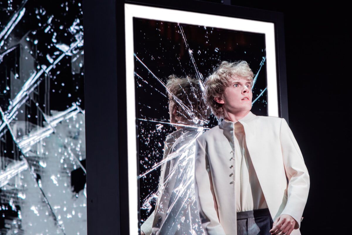 Photos: First Look at THE WHO'S TOMMY National Tour — photo 1 of 12