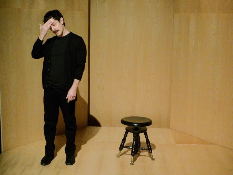 Crítica: LA CÁPSULA at Foro Shakespeare Image