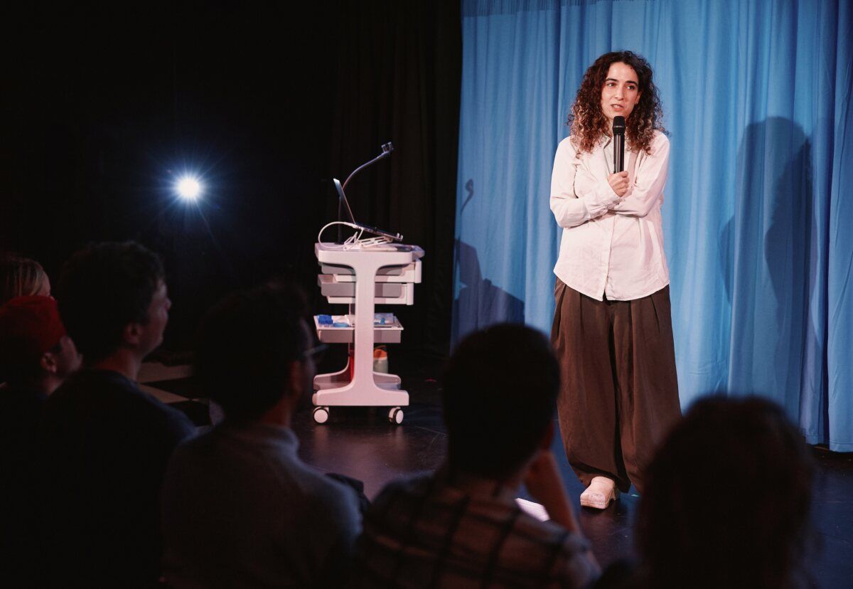 Photos: Rachel Kaly Stars in One-Woman Show HOSPITAL HOUR — photo 1 of 5