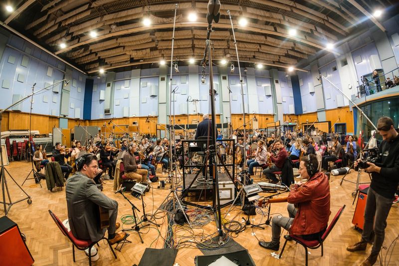 Photos: CAFÉ DEL MUNDO to Return to UK & Ireland in April 2027 — photo 2 of 17