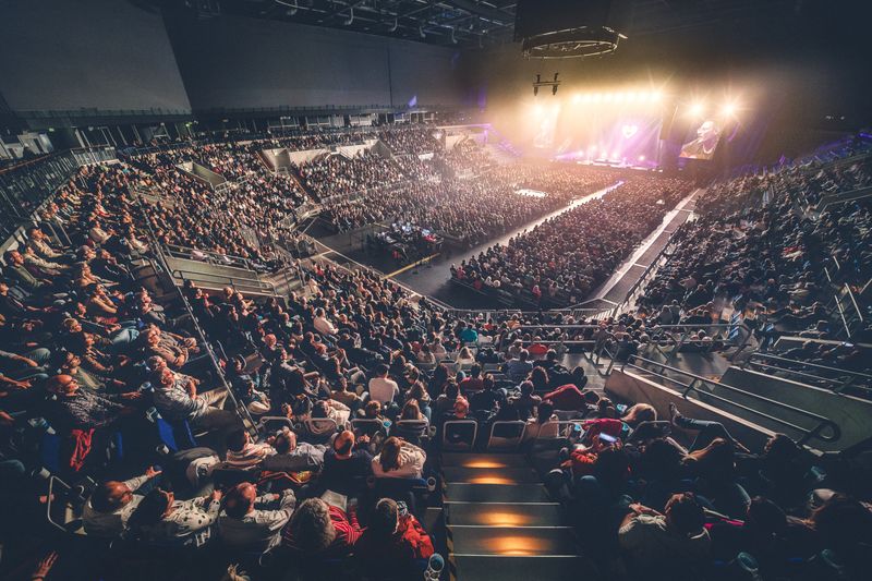 Photos: CAFÉ DEL MUNDO to Return to UK & Ireland in April 2027 — photo 15 of 17