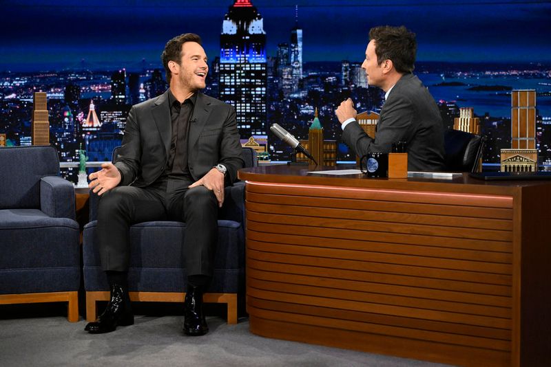Photos: THE TONIGHT SHOW STARRING Jimmy Fallon Features Chris Pratt, Andy Cohen, Joanne McNally — photo 2 of 4