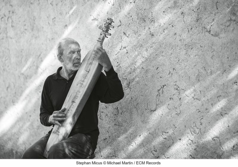 Stephan Micus Releases TRACES IN THE SAND Album via ECM Image