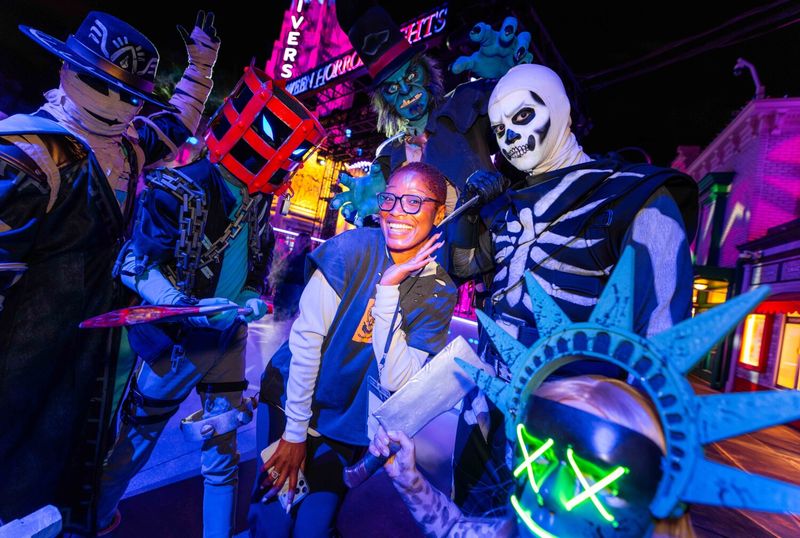 Photos: Celebrity Photos from Halloween Horror Nights at Universal Studios Hollywood — photo 2 of 7