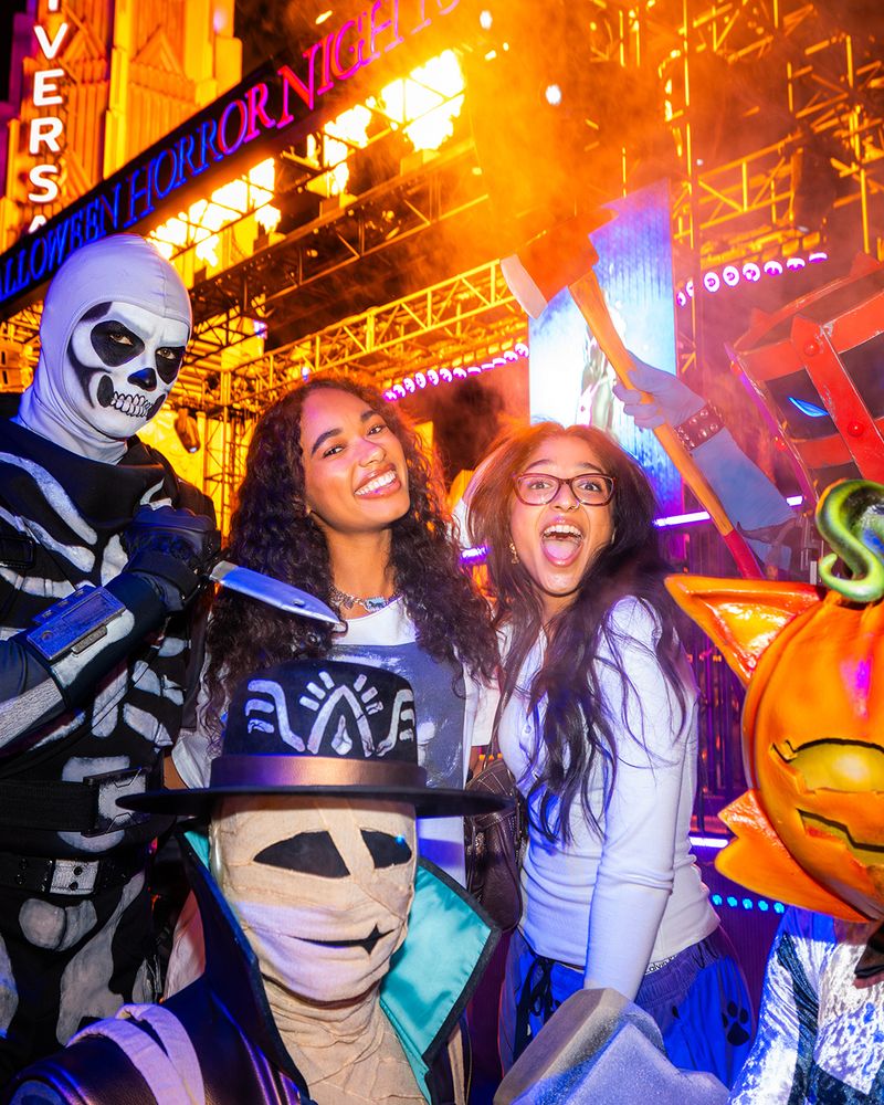 Photos: Celebrity Photos from Halloween Horror Nights at Universal Studios Hollywood — photo 5 of 7