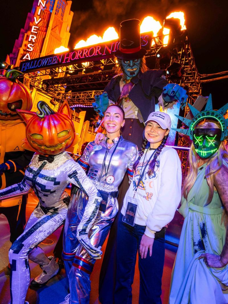 Photos: Celebrity Photos from Halloween Horror Nights at Universal Studios Hollywood — photo 6 of 7