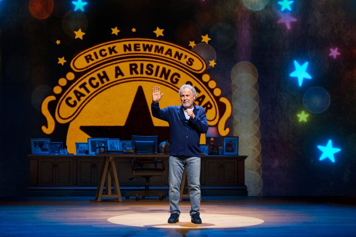 Photos: First Look at Billy Crystal in 860 on Broadway — photo 2 of 3