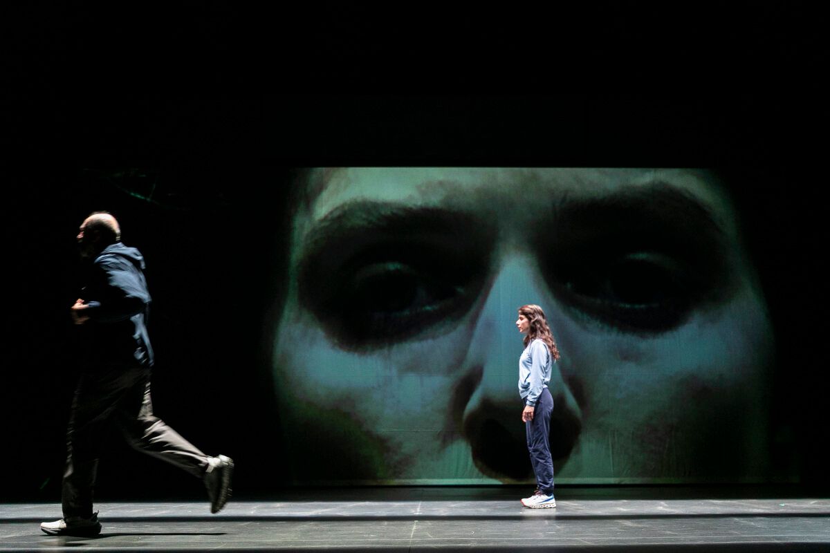 Photos: BLIND RUNNER Makes West Coast Debut at South Coast Repertory — photo 2 of 5