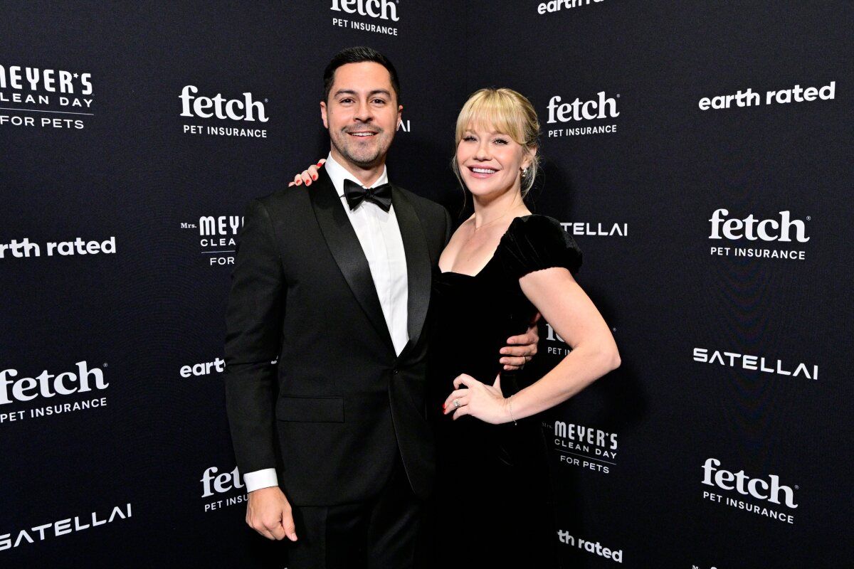 Photos: Cyndi Lauper, Bernadette Peters, Darren Criss, Ariana DeBose and More at 2nd Annual Fetch Pet Gala — photo 13 of 24