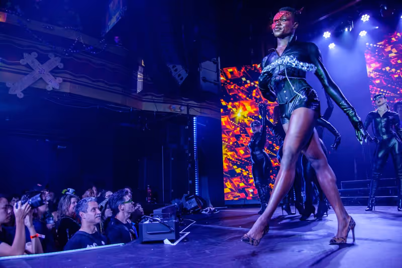 Review: A SANDERSON SISTER ACT at Webster Hall A Luscious, Lascivious Start To Halloween Image