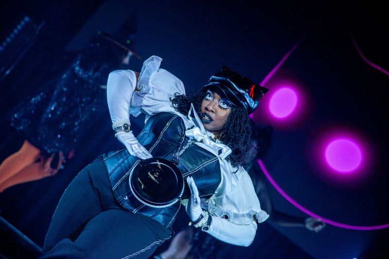 Review: A SANDERSON SISTER ACT at Webster Hall A Luscious, Lascivious Start To Halloween Image