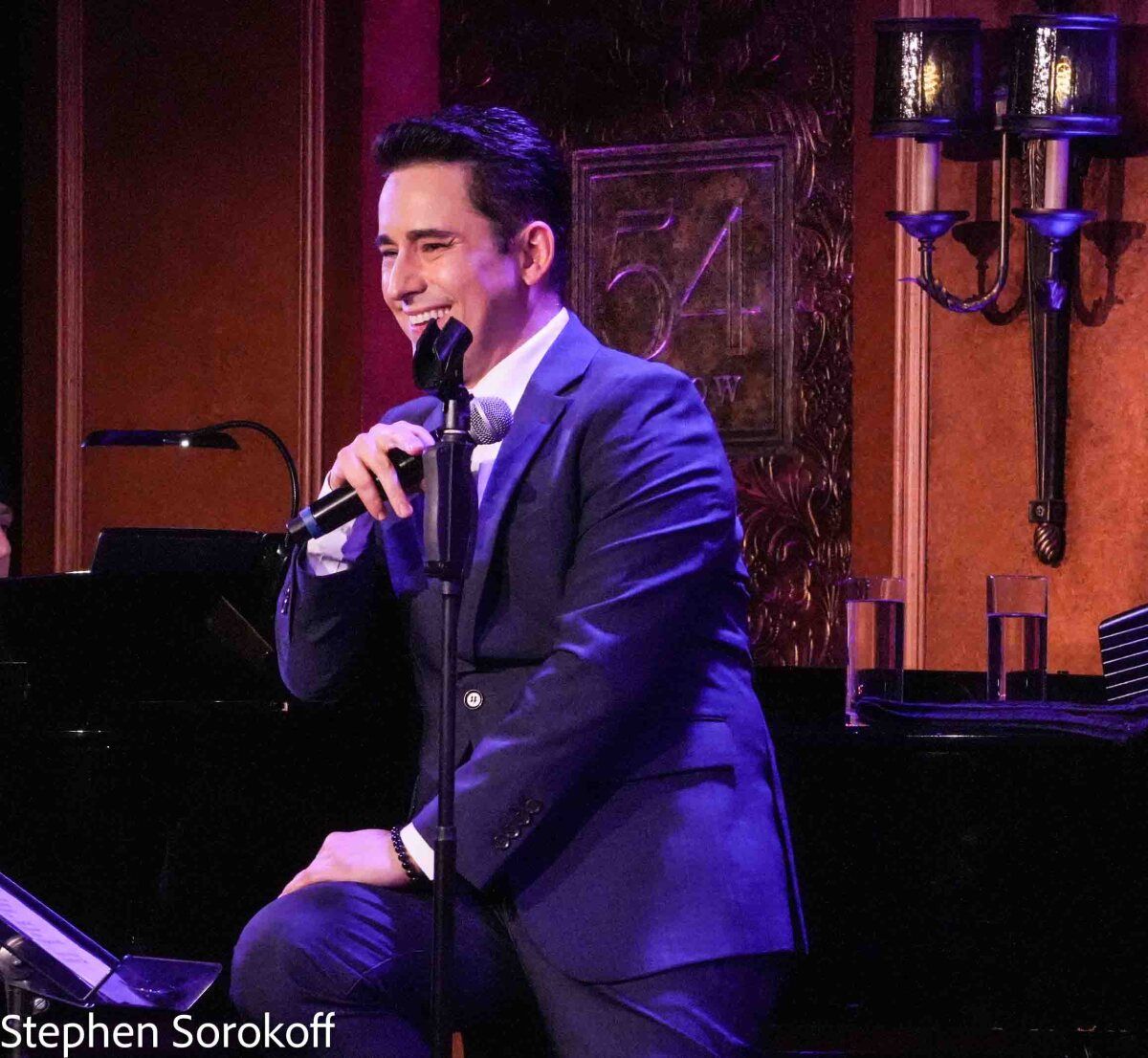 Photos: Tony & Grammy Winner John Lloyd Young Returns to 54 Below — photo 1 of 13