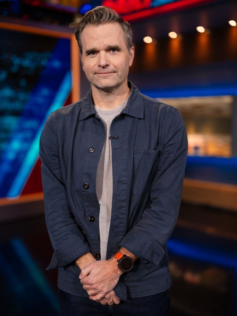 Photos: THE DAILY SHOW to Feature Ben Gibbard and DEATH CAB FOR CUTIE — photo 9 of 10
