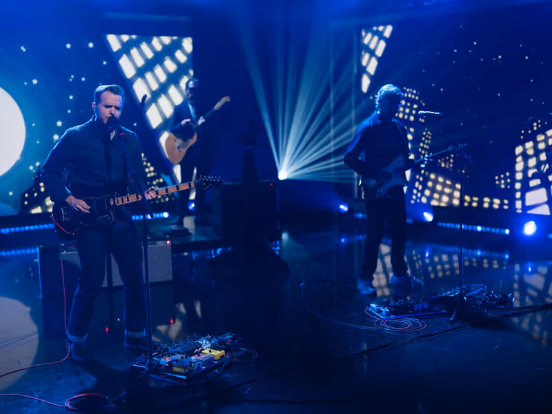 Photos: THE DAILY SHOW to Feature Ben Gibbard and DEATH CAB FOR CUTIE — photo 2 of 10