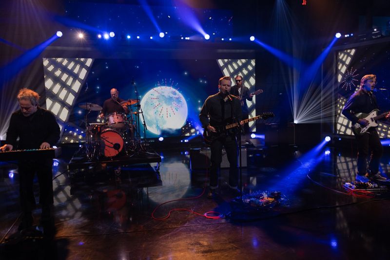 Photos: THE DAILY SHOW to Feature Ben Gibbard and DEATH CAB FOR CUTIE — photo 5 of 10