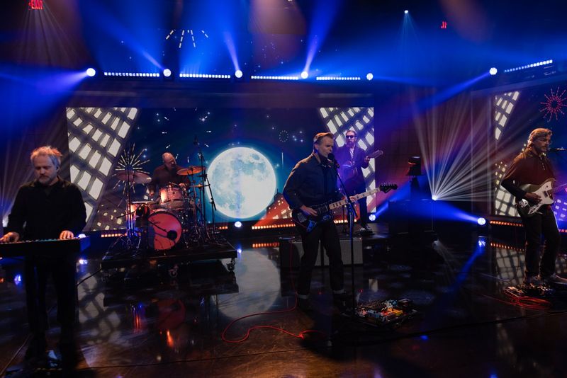Photos: THE DAILY SHOW to Feature Ben Gibbard and DEATH CAB FOR CUTIE — photo 7 of 10