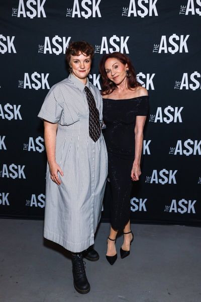 Shannon Purser, Marilu Henner Photo