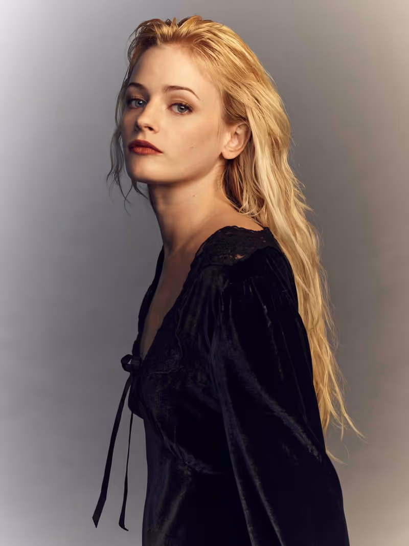 Esther McGregor and Emilio Sakraya to Star in FOURTH WING Image
