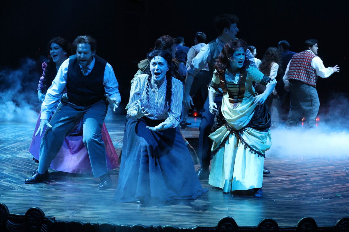 Photos: PHANTOM At North Shore Music Theatre — photo 13 of 15