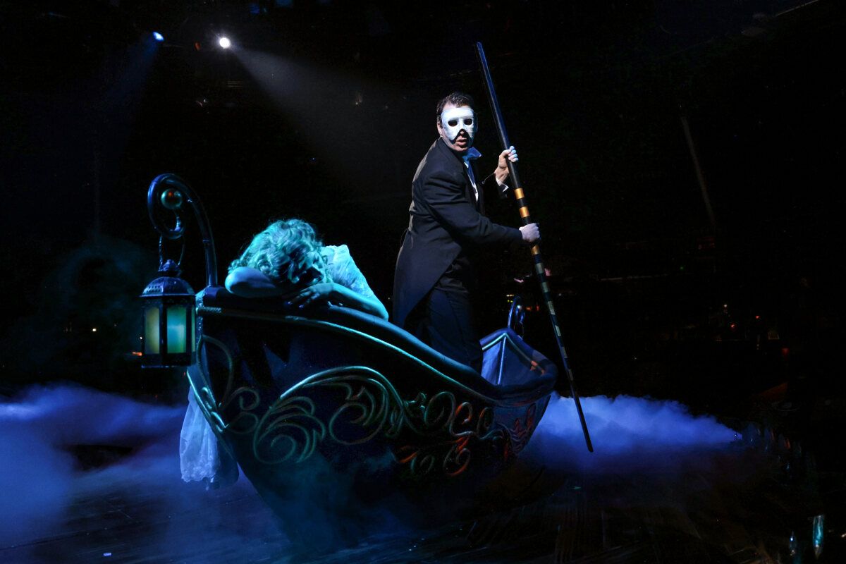 Photos: PHANTOM At North Shore Music Theatre — photo 1 of 15