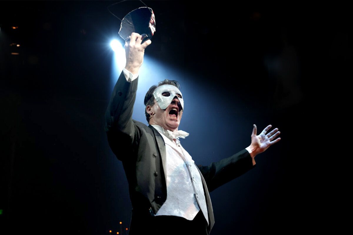 Sean Seamus Thompson at Photos: PHANTOM At North Shore Music Theatre
