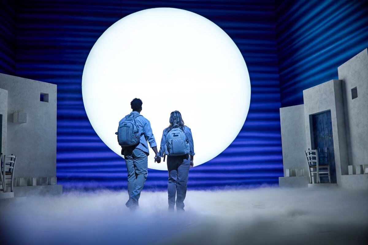 Photos: New Cast Joins MAMMA MIA! in London's West End — photo 16 of 32