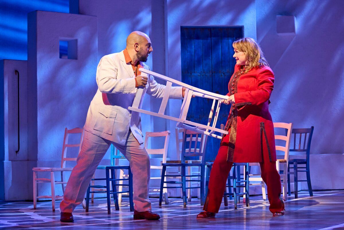 Photos: New Cast Joins MAMMA MIA! in London's West End — photo 27 of 32